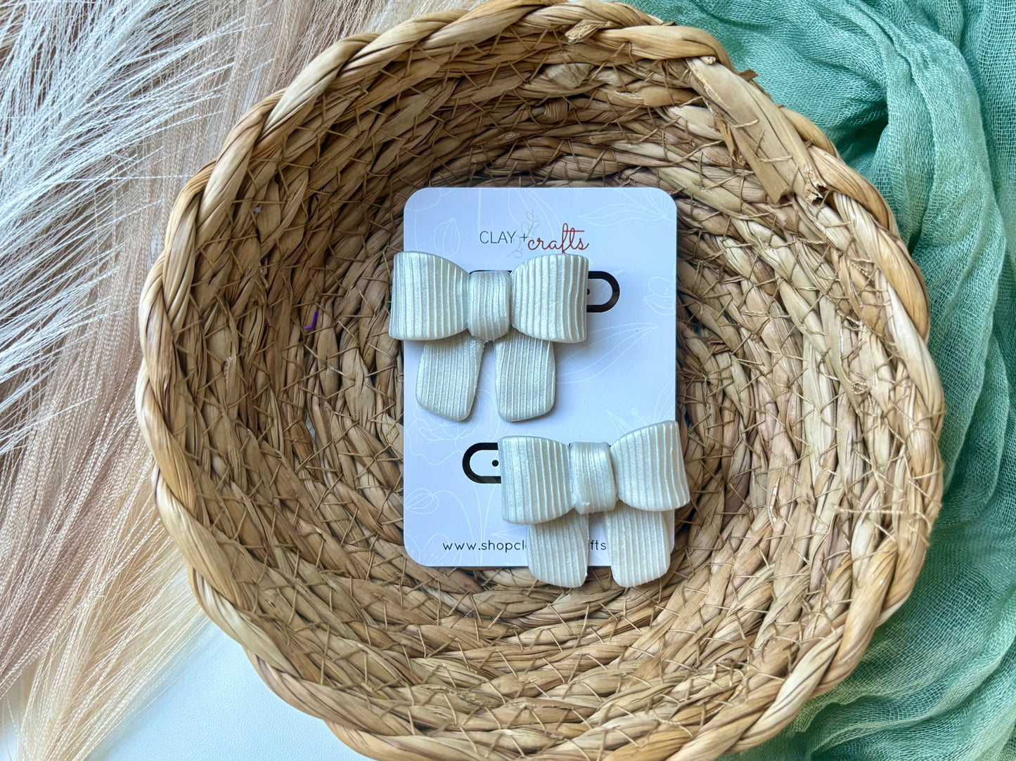 Oversized Bow Studs